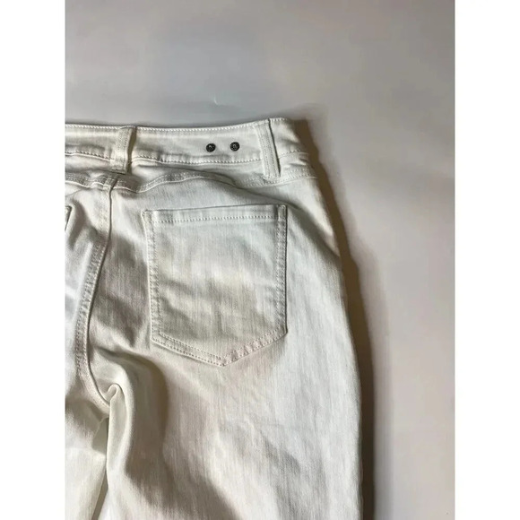 Cabi Jeans Slim High Rise Straight Leg Jeans White Distressed/Ripped Size 6 - Picture 8 of 8